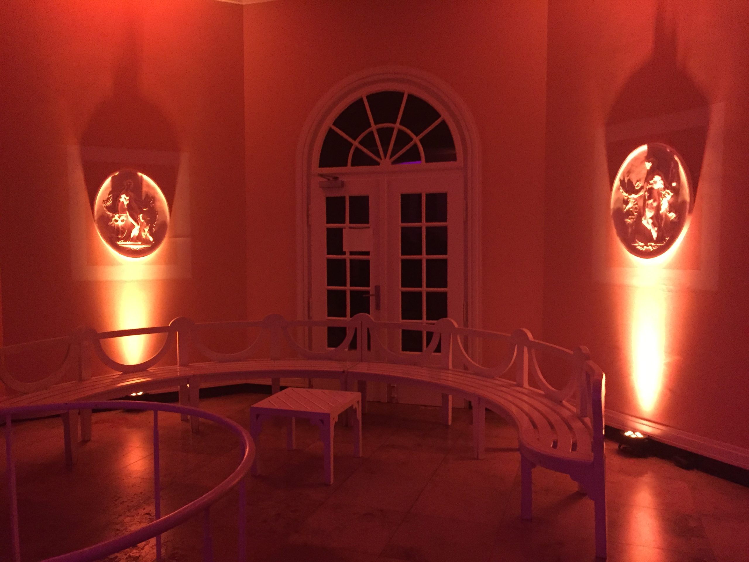 Saal mit LED-Stimmungslicht