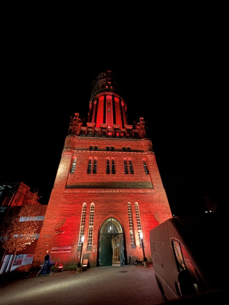 Die faszinierende Beleuchtung des Wasserturms Lüneburg, Veranstaltungstechnik von BLM Media