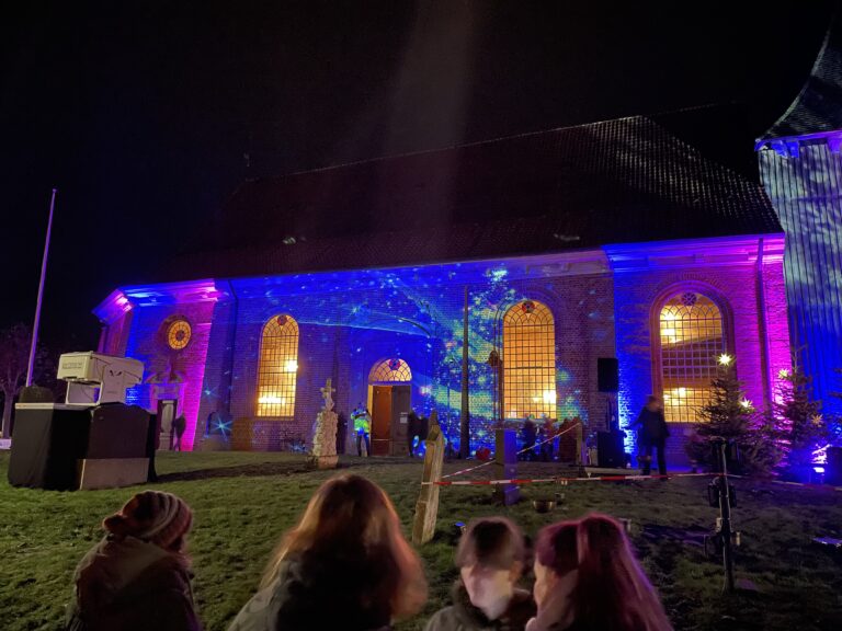 Ein magischer Abend voller Lichter und Musik beim Estebrügger Weihnachtsmarkt 2022, Veranstaltungstechnik von BLM Media