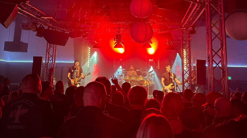 Volles Haus und pure Rock-Energie, Veranstaltungstechnik von BLM Media
