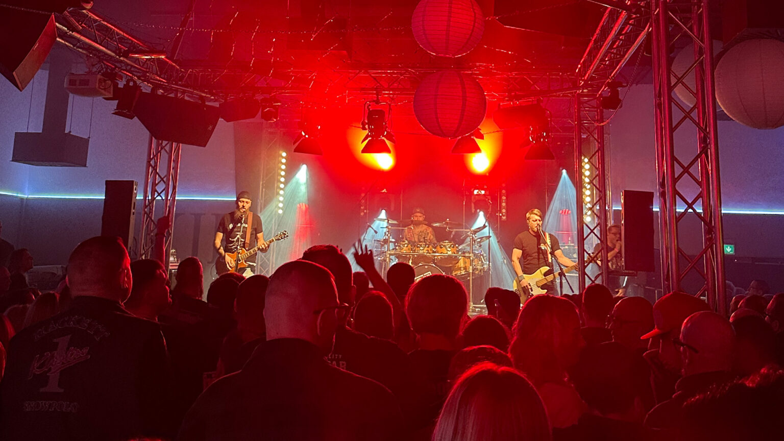 Volles Haus und pure Rock-Energie, Veranstaltungstechnik von BLM Media