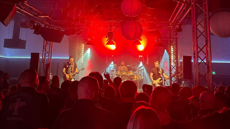 Volles Haus und pure Rock-Energie, Veranstaltungstechnik von BLM Media