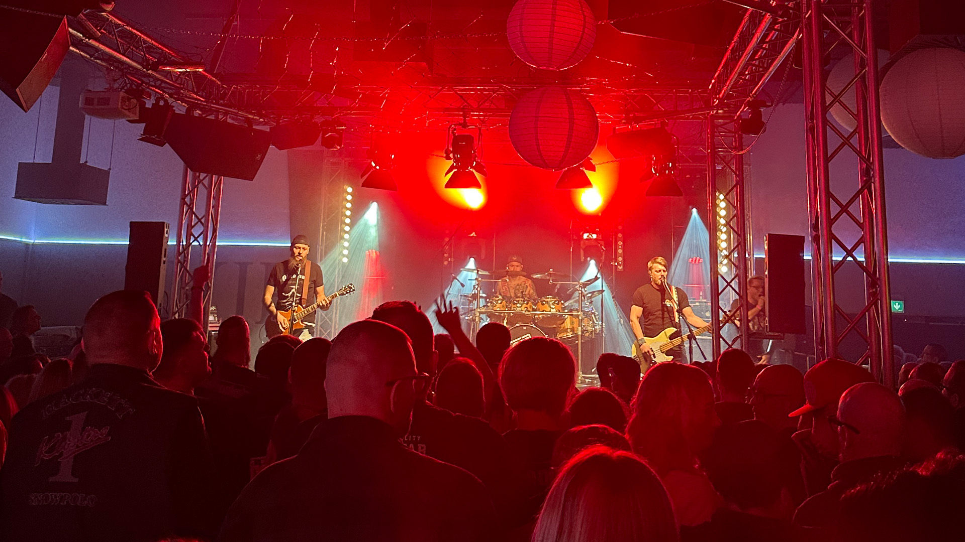 Volles Haus und pure Rock-Energie, Veranstaltungstechnik von BLM Media