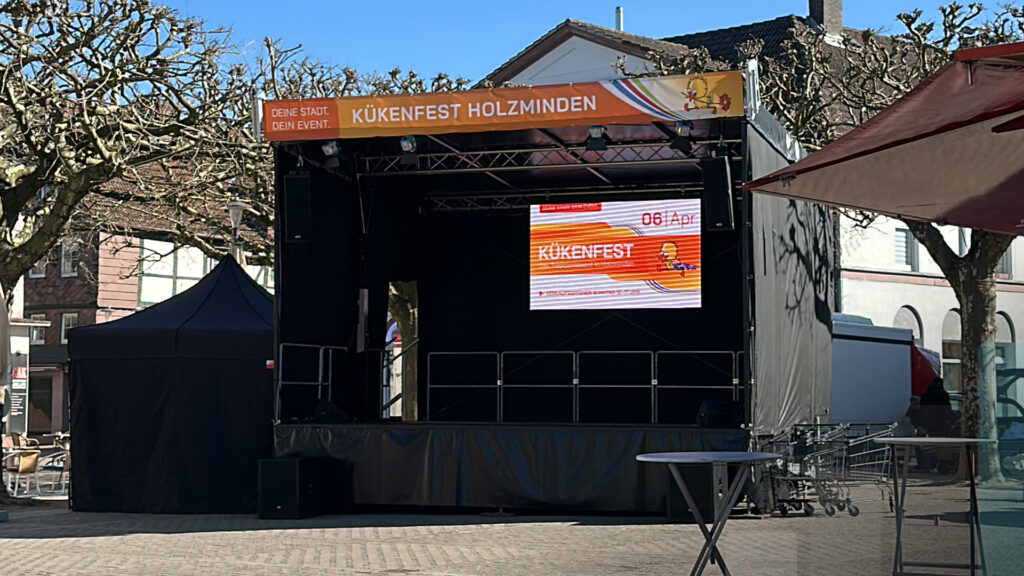 Kükenfest 2025 Bühne mit LED Wand, Veranstaltungstechnik von BLM Media