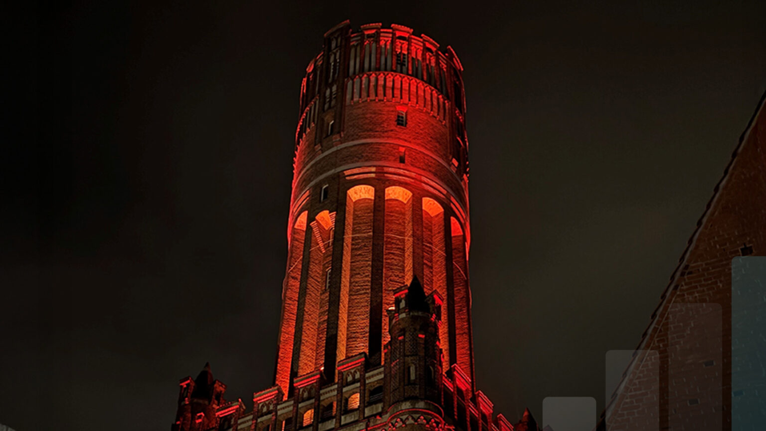 Wasserturm Lüneburg beleuchtet zur Weihnachtszeit