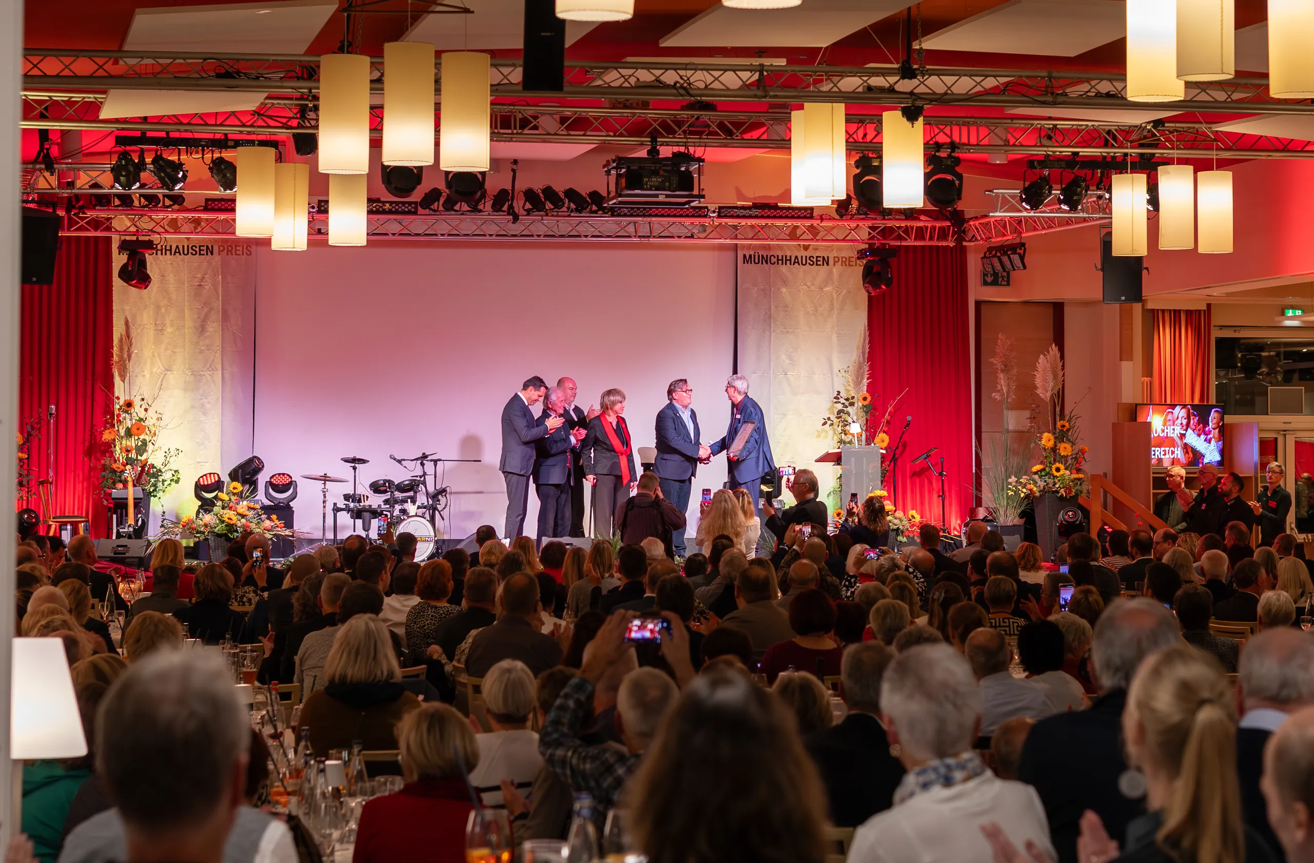 Münchhausenpreis 2025: Ehrung auf der Bühne